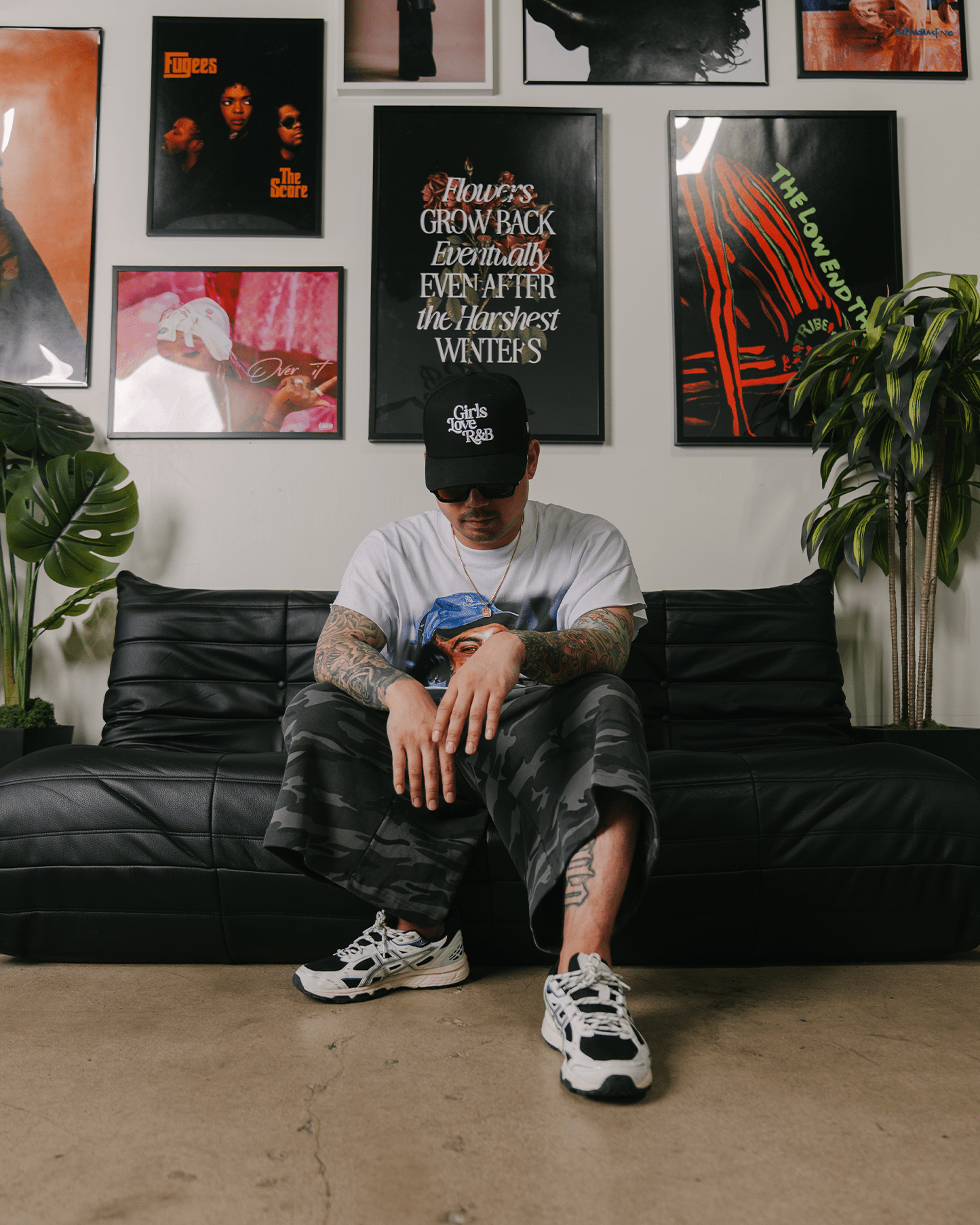 Girls Love R&B | New Era Black Snapback - trainofthoughtcollective