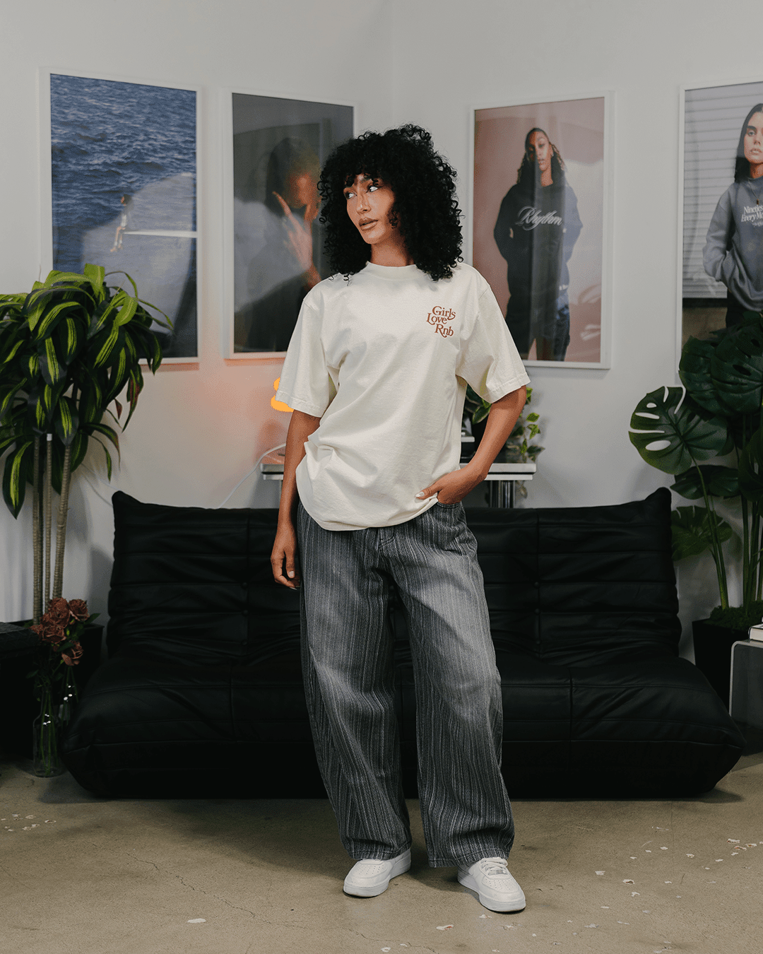 Girls Love Rnb | Oversized Graphic Tee - trainofthoughtcollective 